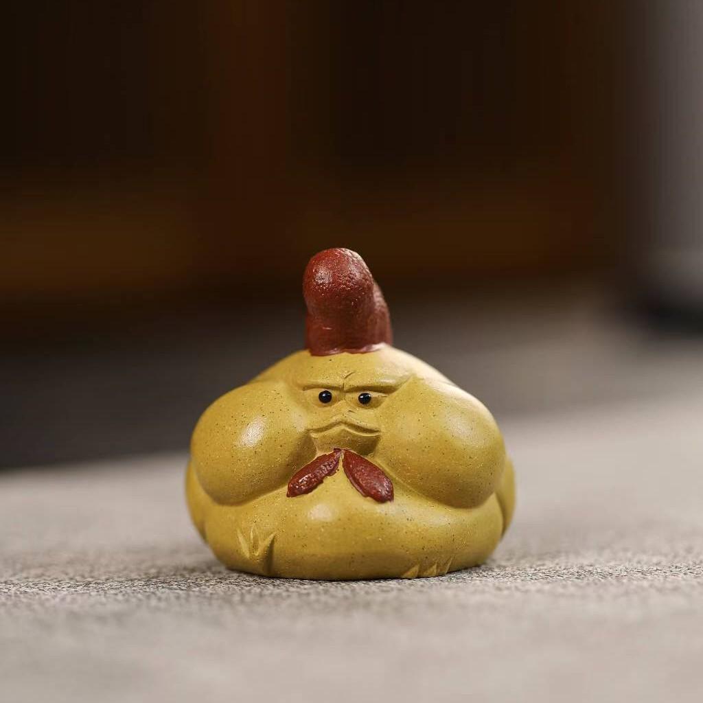 HOYIHM Yixing Zisha Chicken Tea Pet Handmade Tea Sculpture Tea Figurine Play Toys Tea Statue Ornaments Can Be Raised Supplies