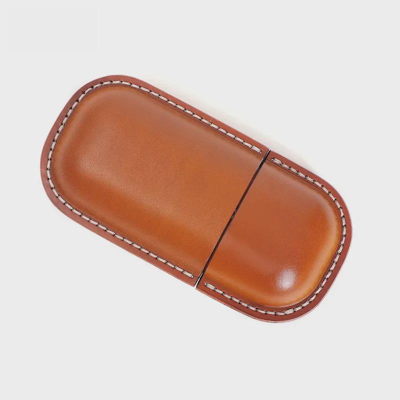 

Футляр для очков из кожи растительного дубления в стиле ретро: Персонализированный чехол для солнцезащитных очков из натуральной кожи ручной работы.