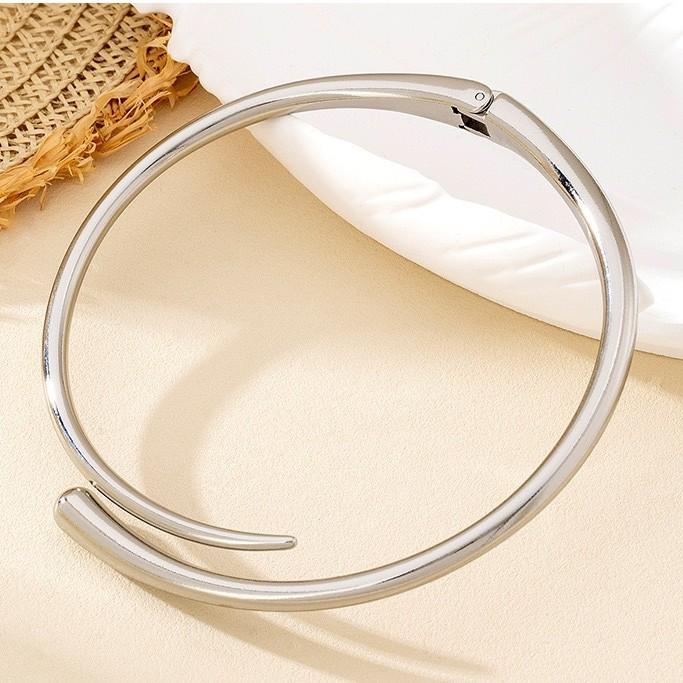 European-American Geometric Metal Glossy Spring Choker Bracelet - Women's Punk Minimalist Necklace