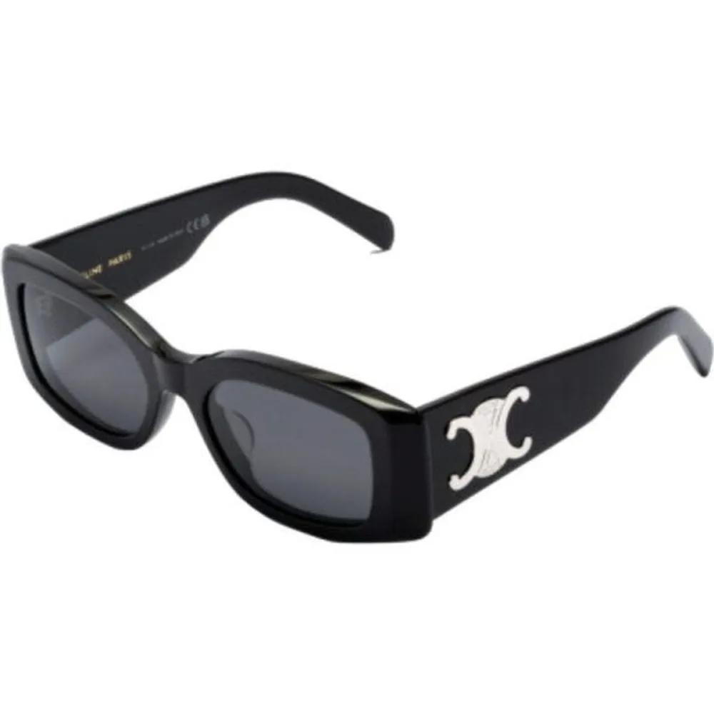 

[Celine] CL40282U 01A Triomphe Logo XL Sunglasses Black Black U (single item)