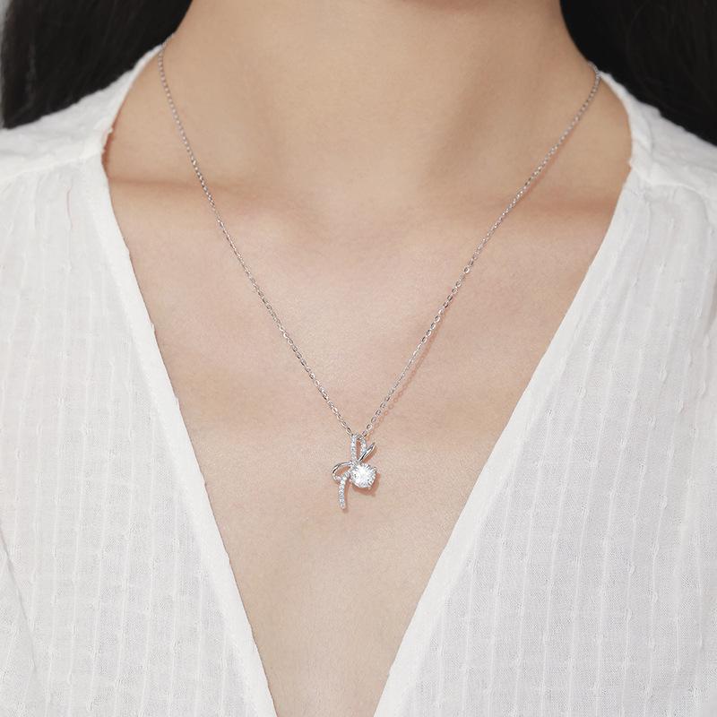 Xiaohongshu Trendy Moissanite Clover Diamond Bow Necklace