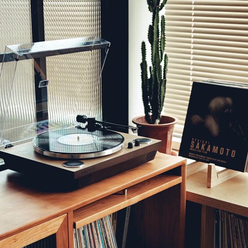 Syitren MANTY 3rd Gen Retro Vinyl Player