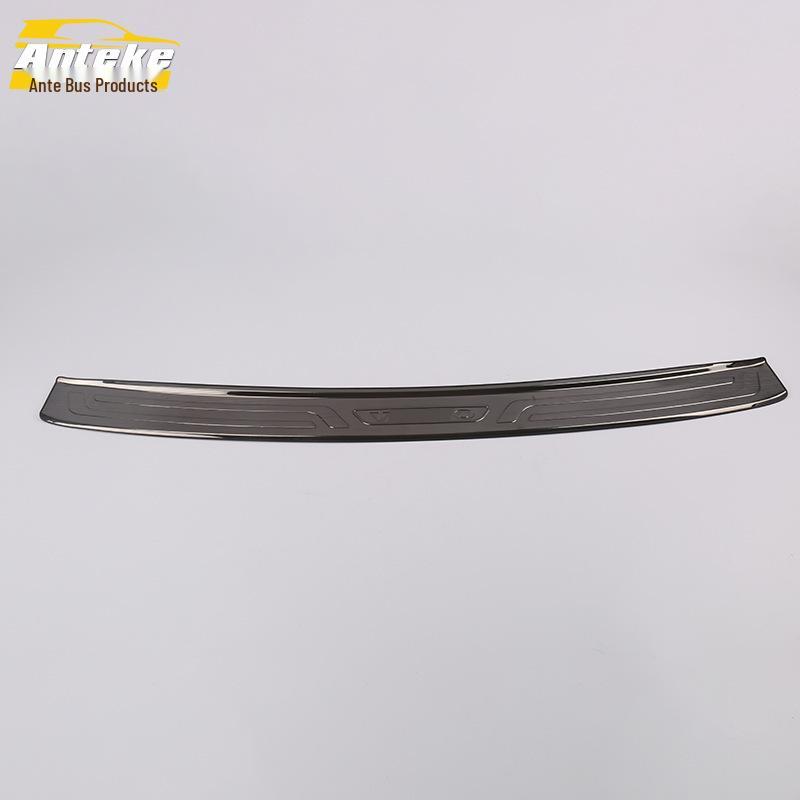 Fits 18 XC60 models: Stainless Steel Rear Guard Plate, Tailgate Trunk Protector, Modified Accessories.
