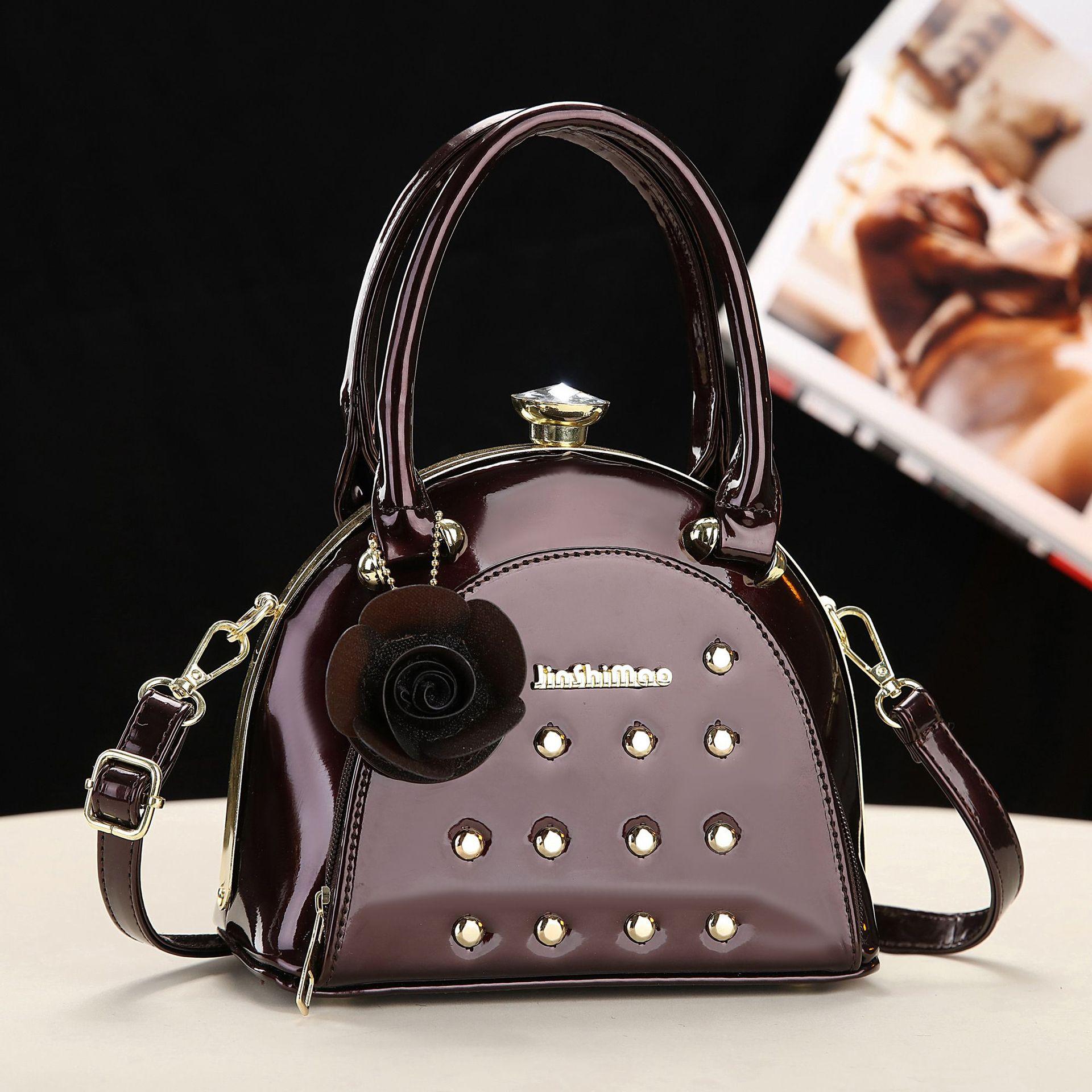 

Elegant Diamond Women s Bag High-quality Steel Clip Women s Handbag Bag Luxury Bright Leather Shopping Messenger Banquet Bag 21x11x17cm
