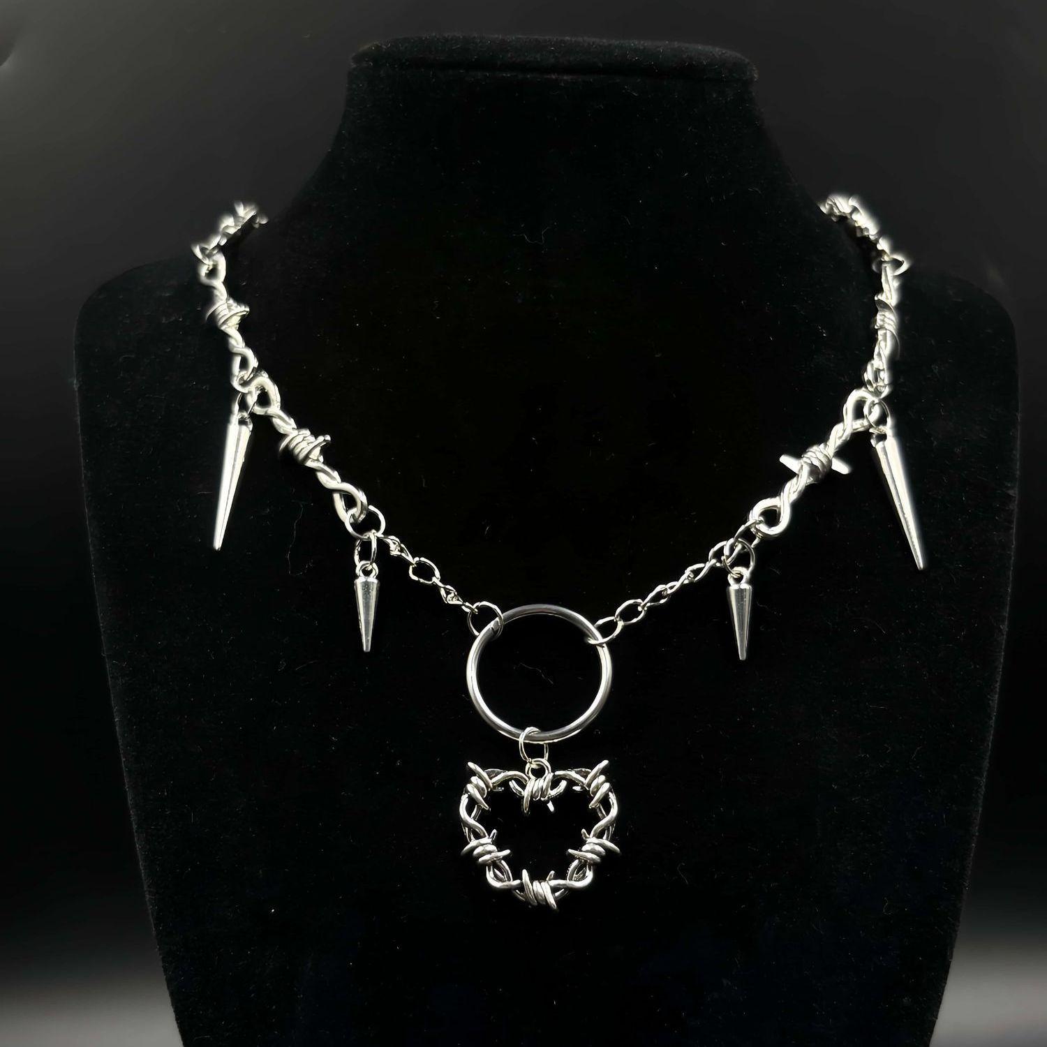 

Unisex Hip Hop Heart Pendant Necklace - European Korean Trendy New Thorn Rivet Versatile Accessories for Men and Women Necklace + Pendant