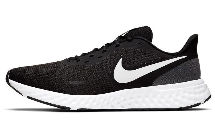 Nike Revolution 5 черный/белый BQ3204-002 38.5