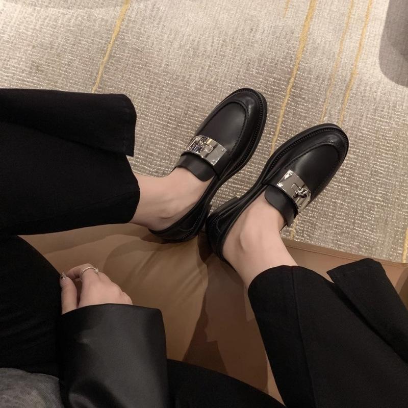 

Shoes Metal Lock Leather Thick Heel Lazy Loafer Single Shoes Women s Small Leather Shoes Autumn 34 чорний