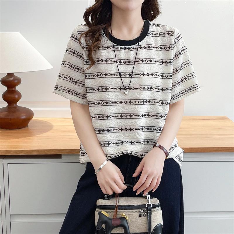 2025 Summer Women's Plus Size Jacquard Stripe Lace T-Shirt - Short Sleeve Fashion Slimming Top