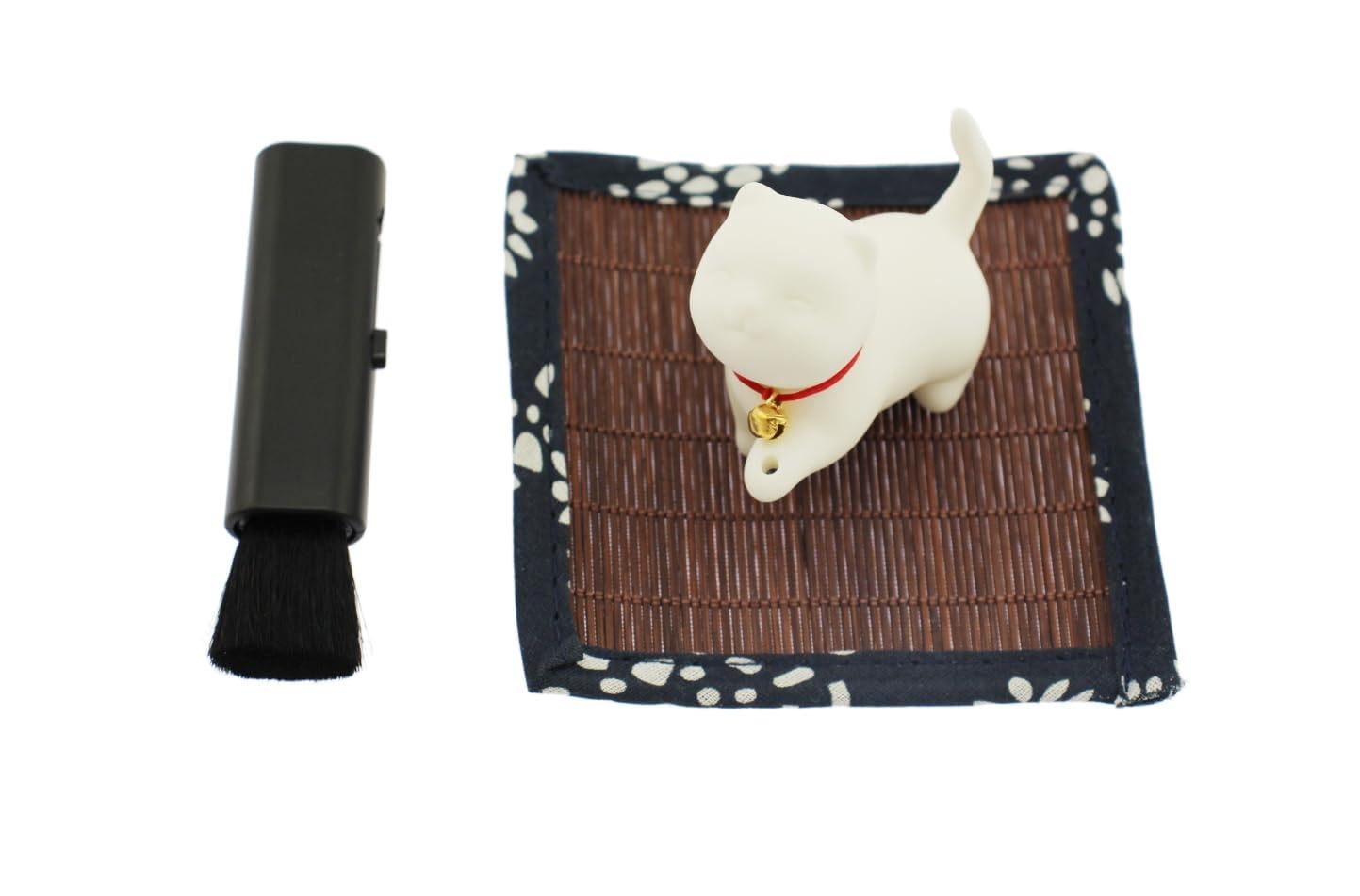 

speed mao Stylish Japanese-style Cat Incense Burner with Incense Stick Brush, White, for Relaxation and Soothing