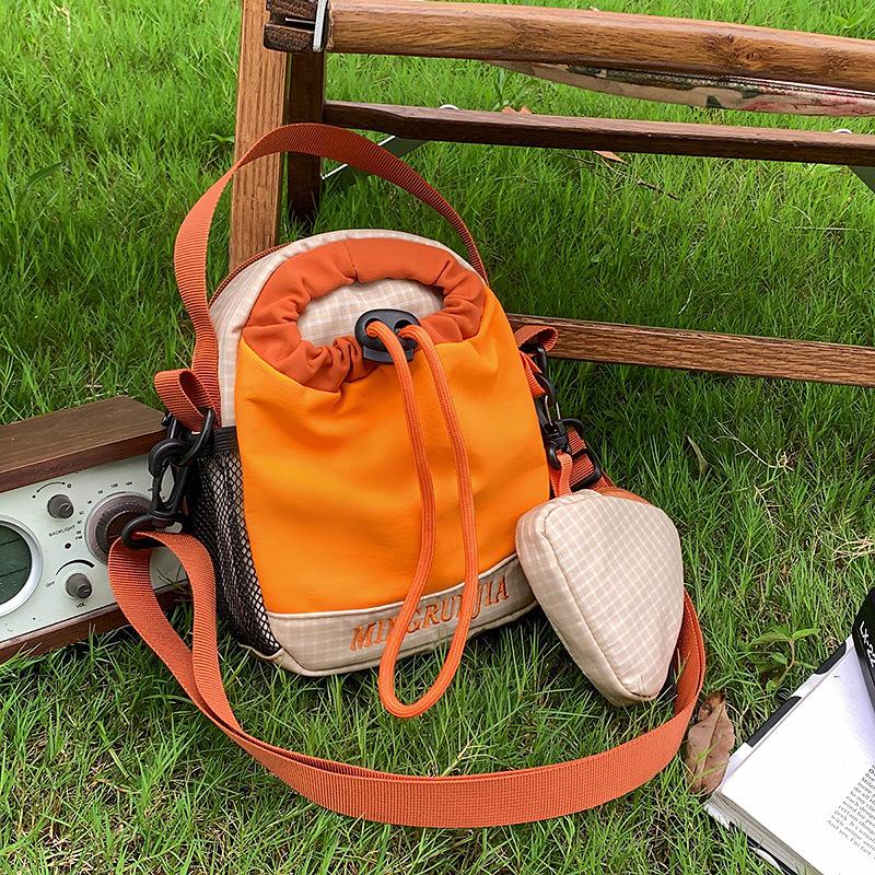 Fashion Versatile Shoulder Bag Mobile Phone Water Cup Integrated Lightweight Kettle Crossbody Bag Premium Small Bag