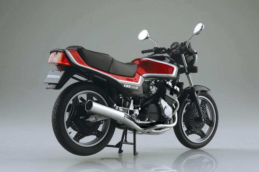 Aoshima Bunka Kyozai Scale Complete Honda CBX400F Ala Moana Red (AOSHIMA) 1/12 Motorcycle, Black/Candy