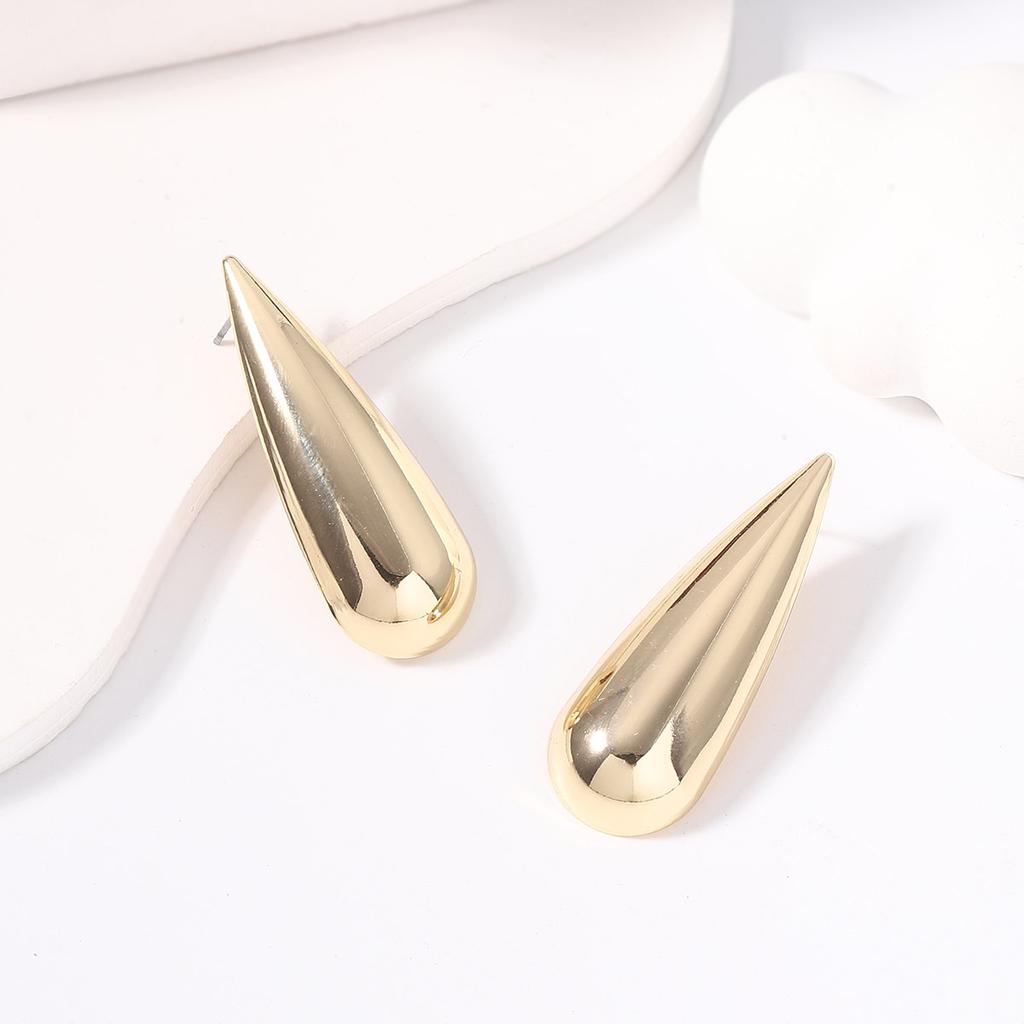 Summer New High-end, Light Luxury and Personalized Long Teardrop Ear Studs