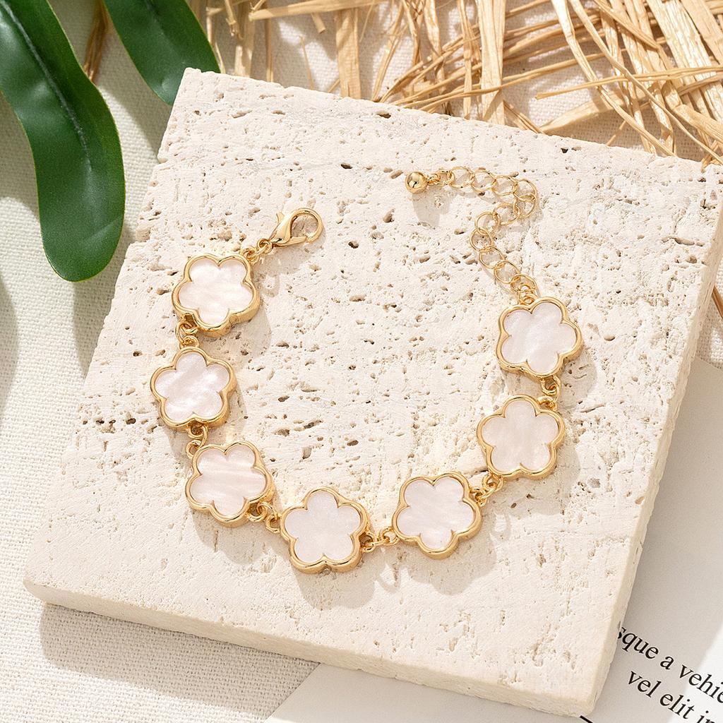 Stylish And Elegant Lucky Five-Petaled Flower Bracelet Female, Five-Leaf Flower