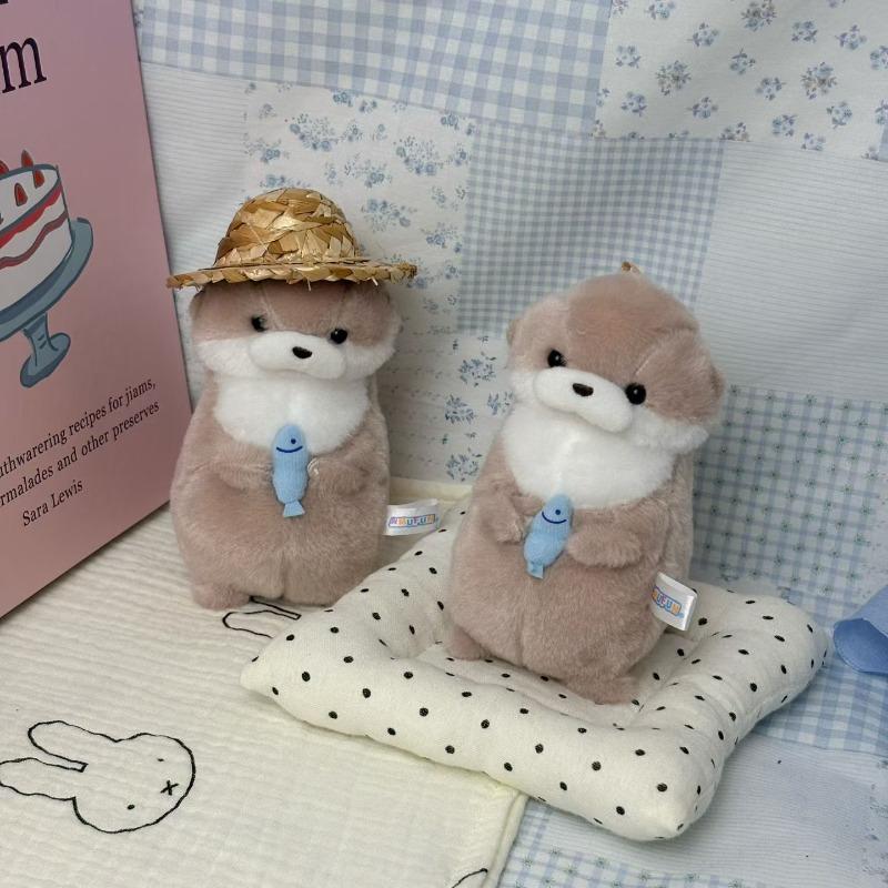 Japanese 10CM Kawaii Sea Otter Plush Toy Keychain Cute Stuffed Animals Little Otter Doll Fish Hugging Sea Otter Straw Hat TOY