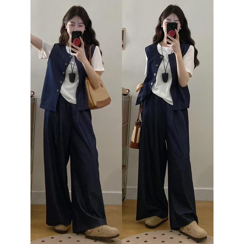 

Women s Plus Size Three-Piece Set: Stylish Vest & Wide-Leg Pants 3XL