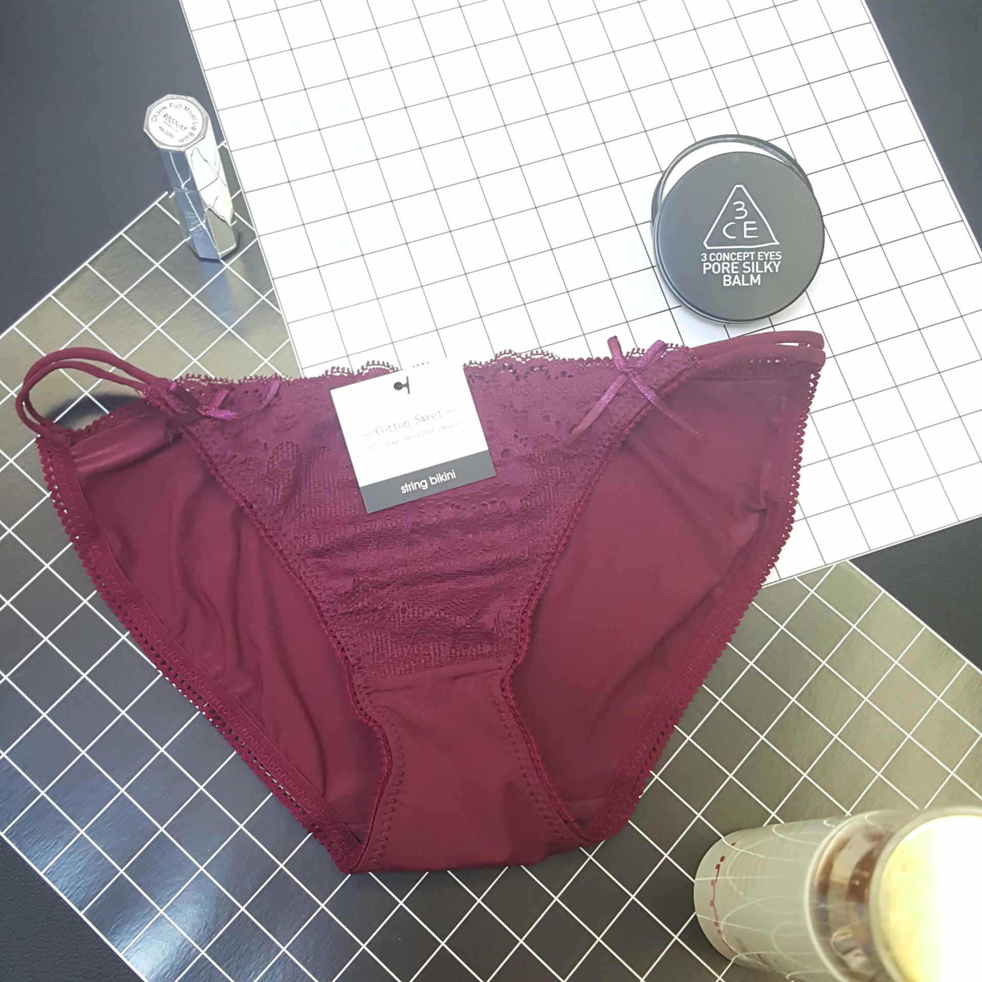 

Женские трусики. Модель - Tanga L красный