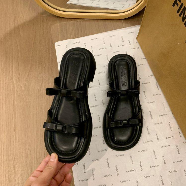 Evening Breeze Gentle Slippers Women's 2025 Summer New French Silver Sandals Seaside Beach Thick Heel Bow Women's Shoes