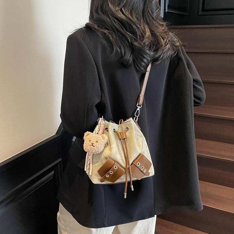 Retro small bag women's summer new fashion niche messenger bag is now popular bucket bag