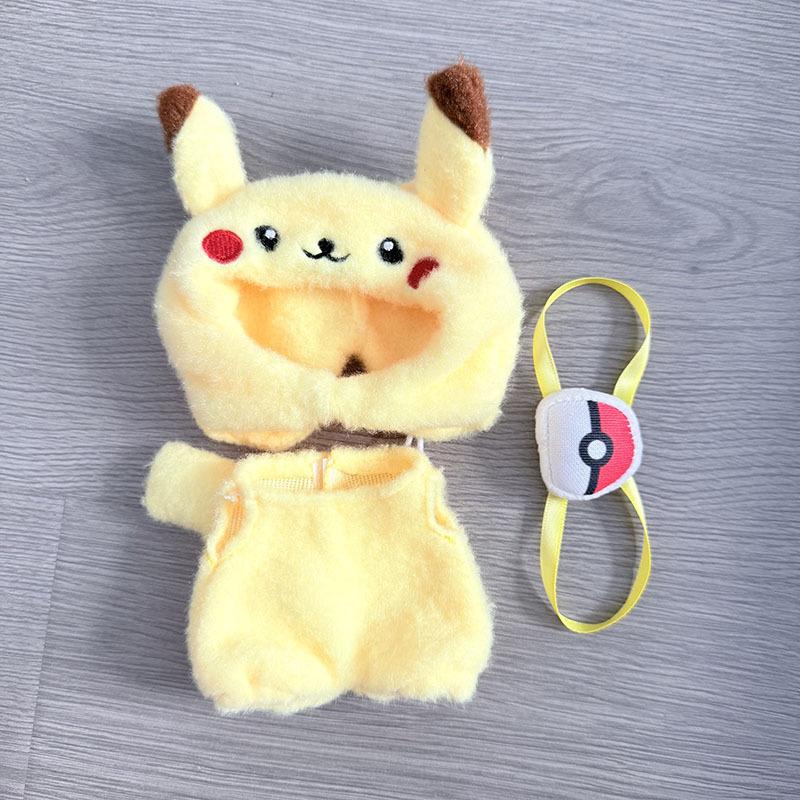 

Kawaii Labubu Clothes Cartoon Psyduck Slowpoke Charmander Outfit with Backpack Mini Plush Doll Clothing Fashion Doll Accessories Pikachu