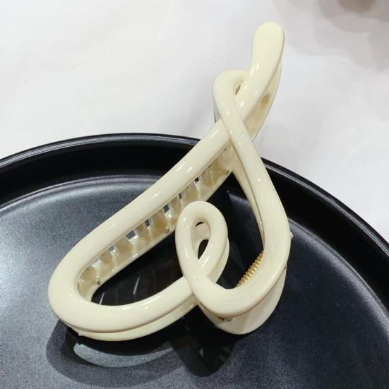 Women Hair Claw Hollow Heart Design Non-Slip Strong Grip Hairpins Back Head Shower Hair Clips Valentine Day Hair Accessories