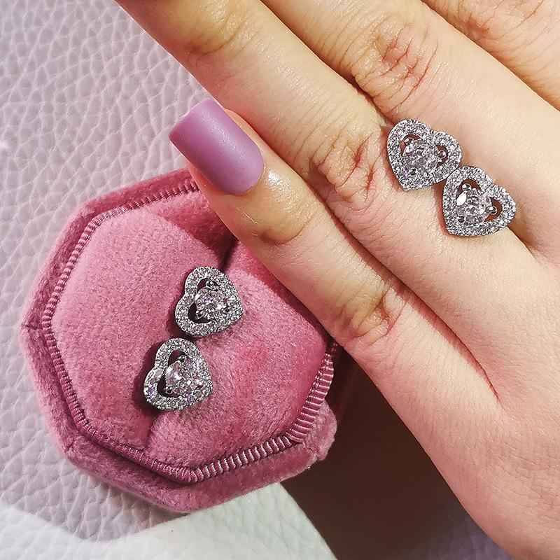 Exquisite Heart-Shaped Zircon Diamond Earrings – European & American Creative Fashion