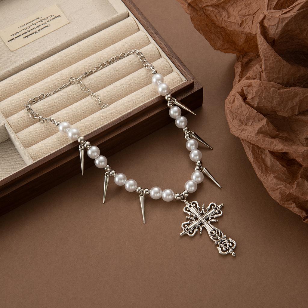 Sweet Cool Punk Style Necklace Retro Cross Rivet Pearl Beaded Collarbone Chain Niche Design Personalized Item Decoration
