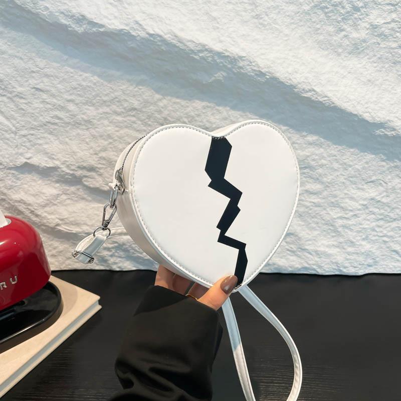 

Новый модный тренд любовь однотонный нишевый дизайн сумка в форме сердца персонализированная на плечо мессенджер женская белый