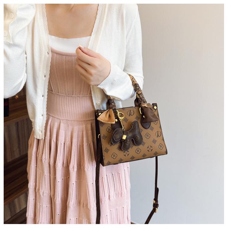 Vintage Print Cross-Border Women's Shoulder Tote - 2025 Niche Design for Middle-Aged Moms