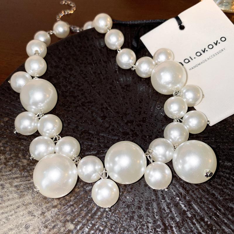 French temperament exaggerated pearl necklace women's light luxury design dress collarbone chain versatile accessories
