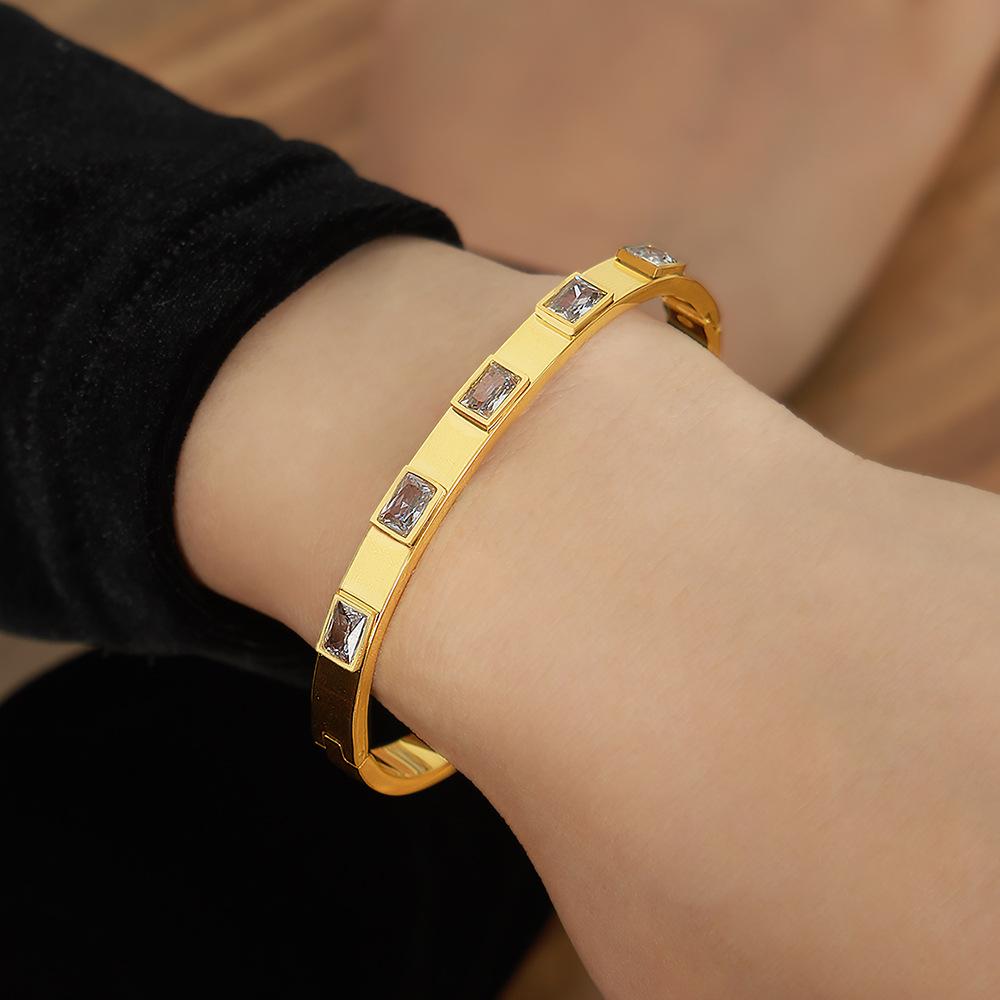 Vintage 18k Gold-plated Titanium Steel Bracelet Women's Senior Sense Zircon Bracelet Fashion Internet Celebrity Same Jewelry