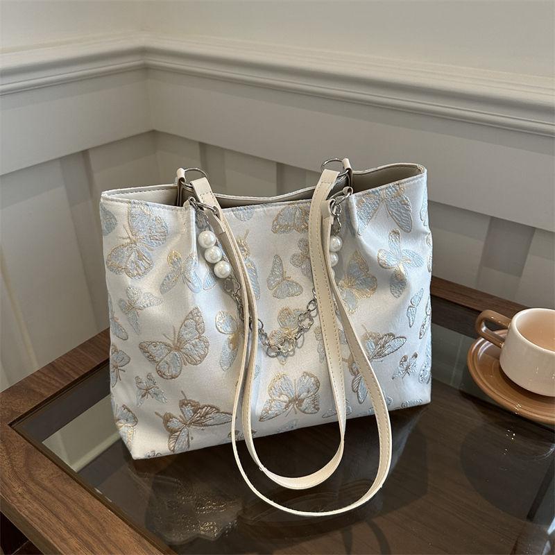 Large Capacity Bag Women's Fashionable Embroidered Canvas Shoulder Bag Casual Versatile Commuting Tote Bag