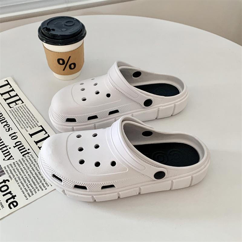 Hole shoes women's 2025 new women's muffin platform beach shoes student bag head wearing sandals