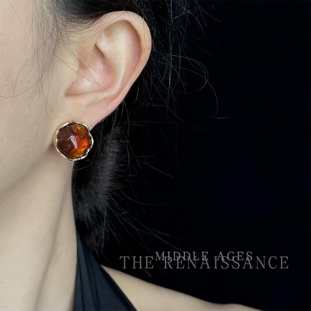 Amber stud earrings women's silver needles retro Hong Kong style temperament versatile earrings earrings