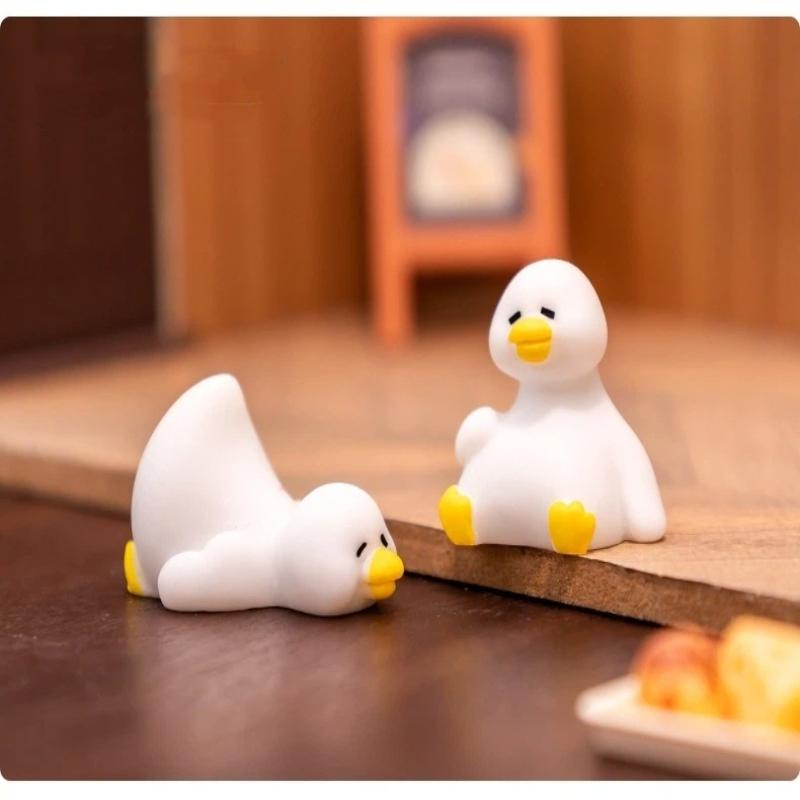 7 STuks Miniatuur Eend Ornamenten Leuke Kleine Eend Beeldjes Speelgoed Lichtgewicht Kleine Decoratie voor Poppenhuis Kinder Verjaardagsfeest Cadeaus