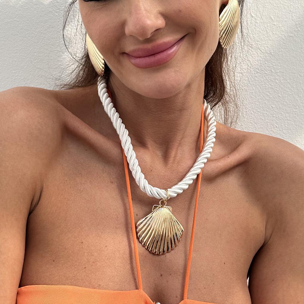 Bohemian Beach Resort Style Metal Scallop Shell Pendant Necklace, Personality Exaggerated Thick Rope Necklace Female