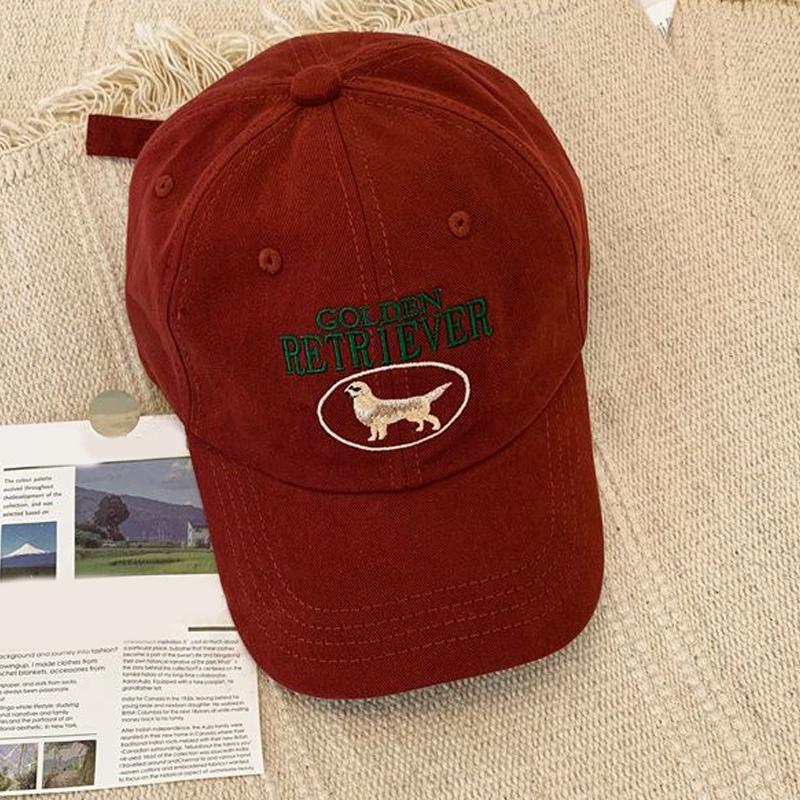 

Бейсболка корейской версии с вышитой собакой и мягким верхом в виде утконоса красный