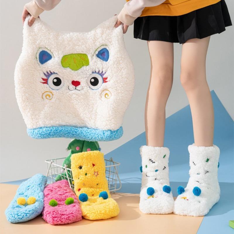 Lamb wool floor socks children's cartoon embroidery foot warm home sleep socks autumn and winter fleece thickened warm confinement socks
