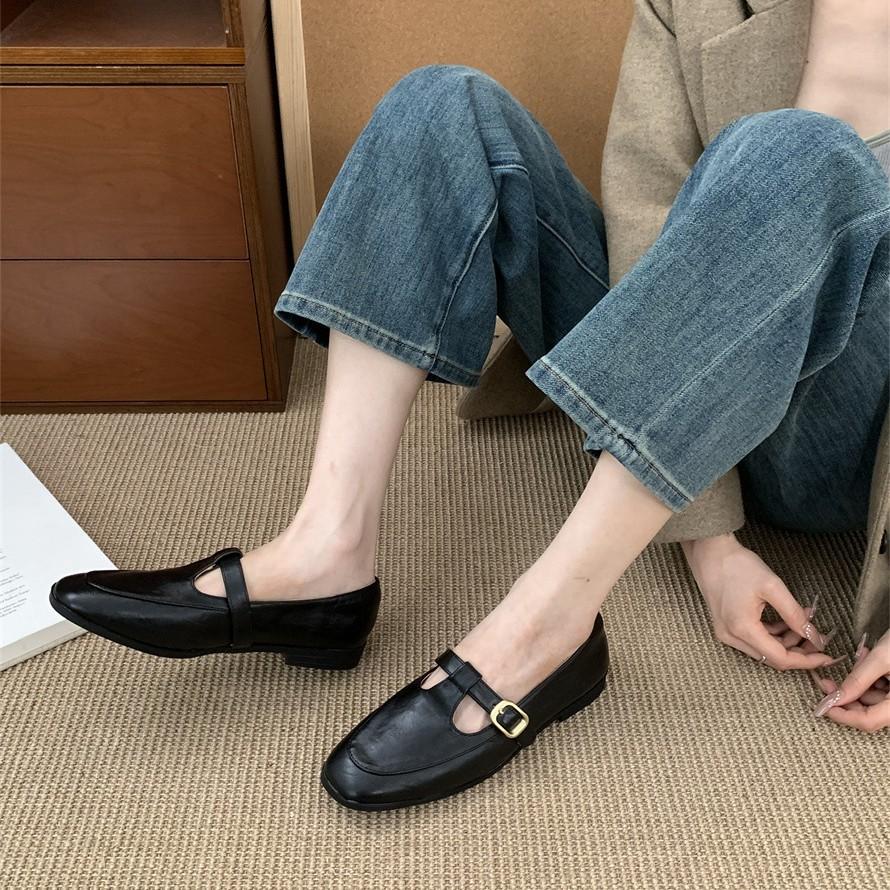 2025 spring new versatile Korean version of small leather shoes versatile single shoes trendy retro flat bottom square head black loafers women