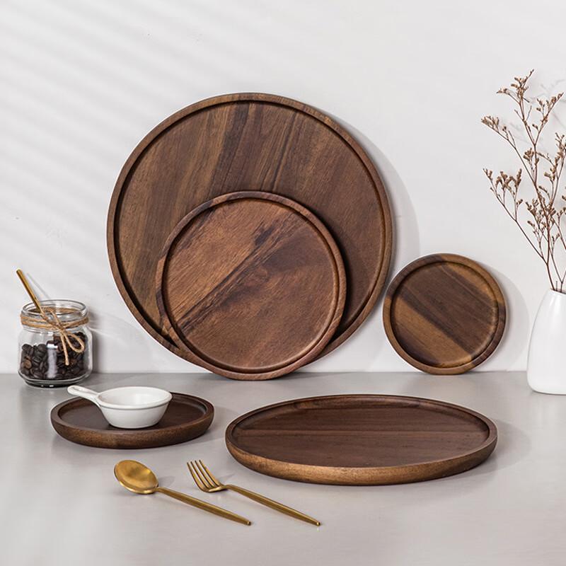 Großes rundes Serviertablett aus Holz