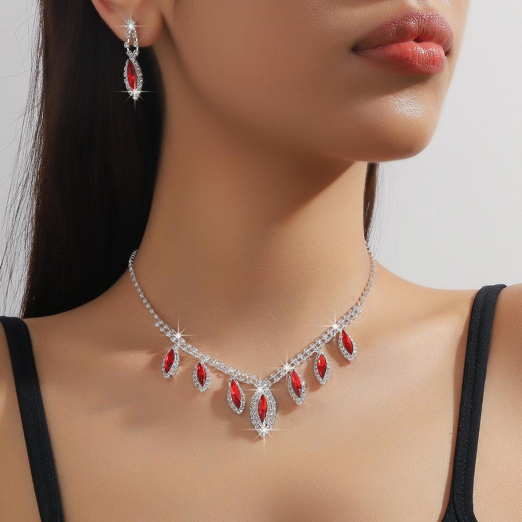 Water droplet necklace earrings two-piece set, bride's wedding fashion accessories, women's light luxury, small fragrance style