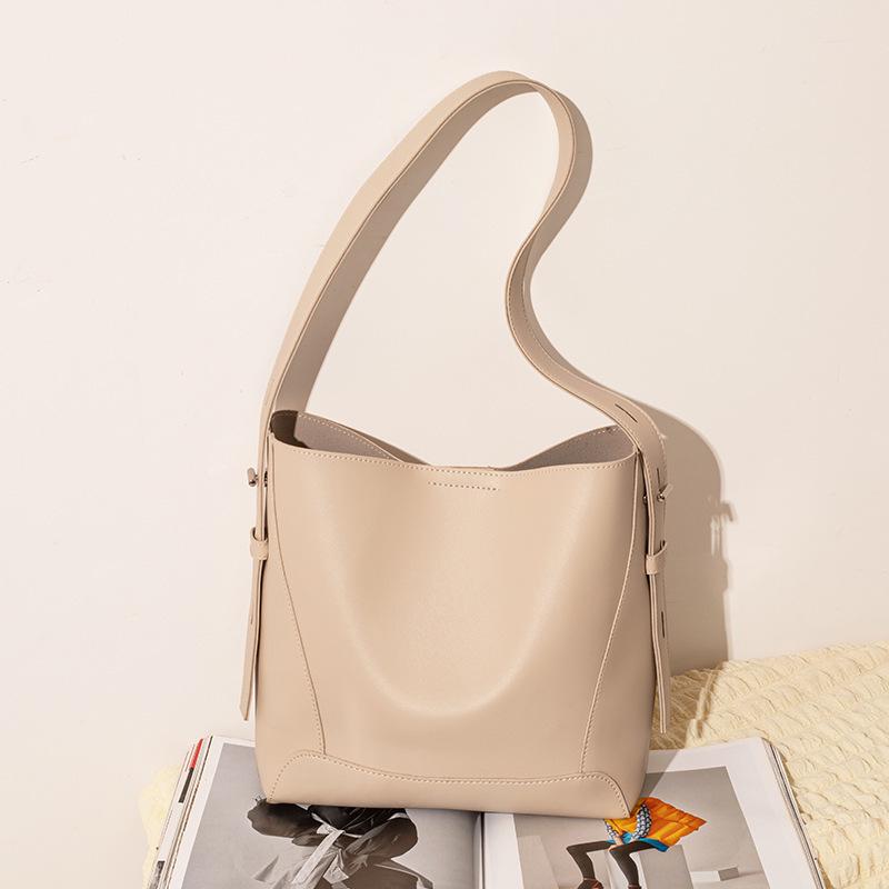 High-End Women's Large Capacity PU Shoulder Tote Bag - Simple and Versatile for Autumn and Winter