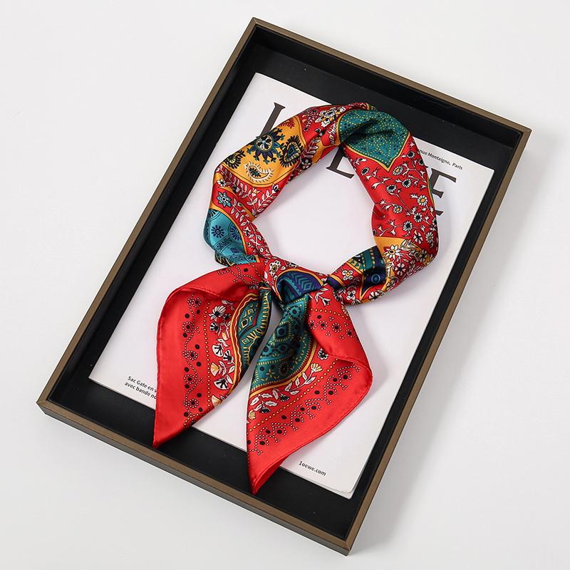 

Роскошный дизайн, узкий шелковый квадратный шарф с принтом лошади для женщин, мягкий атласный шейный платок, шарфы, сумка, лента, женский платок, повязка на голову