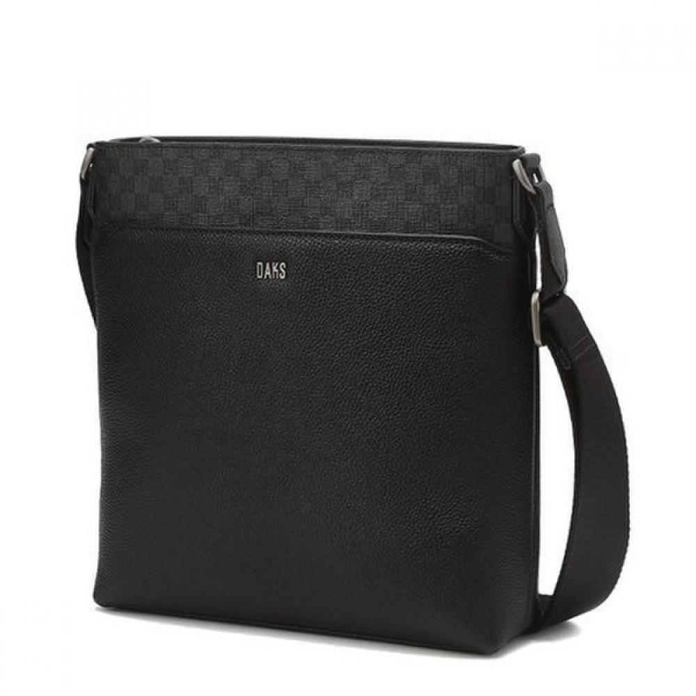 

Daks Black Cowhide Dd Pattern Crossbody Bag Dbba6e261bk Single option