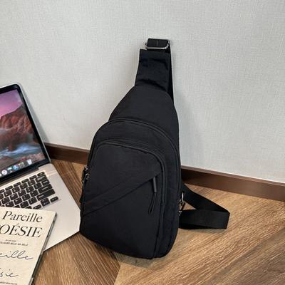 Ein modischer und lässiger Ein-Schulter-Kleiner Rucksack für Damen und Eine Kleine Umhängetasche auf der Brust