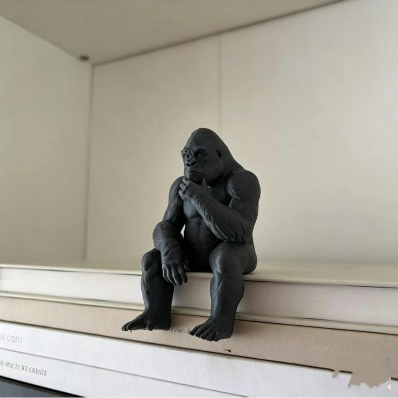 Tegneserie Siddende Gorilla Statue Ornament 3D Printet Tænker Gorilla Figur Til Hjemme Skrivebord Indendørs Dekoration Gave