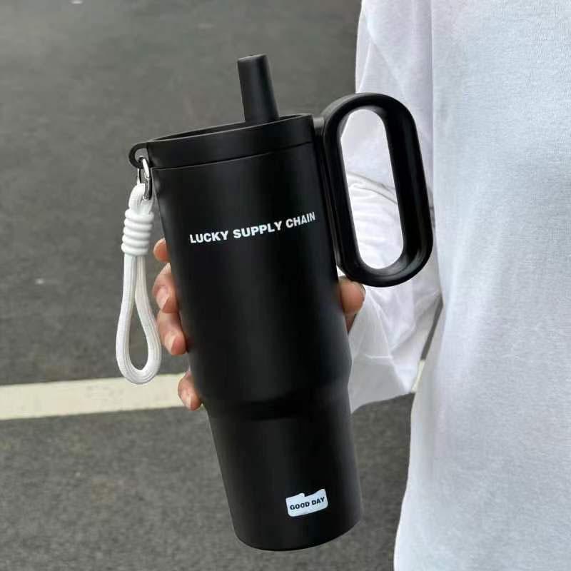 Twilight Ice Shield Insulated Cup, Large Capacity Stainless Steel Water Bottle for Men and Women, Customizable Design.
