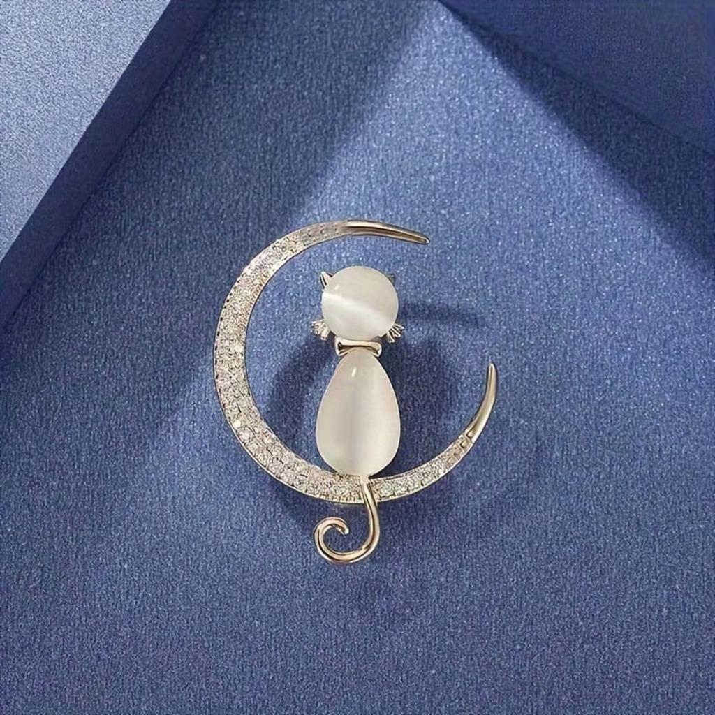 Cat Shaped Brooch with Zircon and Opal Stone Elegant Design Fashion Lapel Pin for Clothing Accessories Suit Decoration