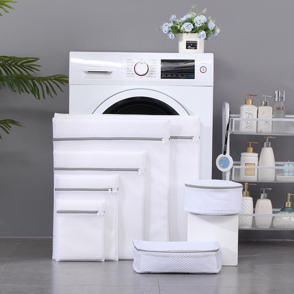 

Square Honeycomb Mesh Laundry Bag: Anti-Deformation Underwear and Lingerie Wash Bag, Machine Washable Bra Storage. 20x25 cm Square