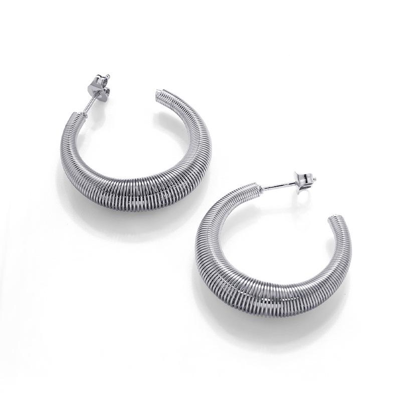 Retro 18K Gold-Plated Titanium Steel Hoop Earrings - Women's European and American Fashion