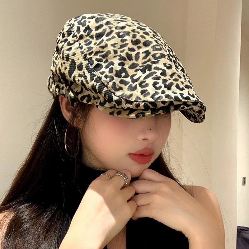 Forward hat niche design sense retro Spice girl leopard print duckbill hat women's summer thin fashion beret